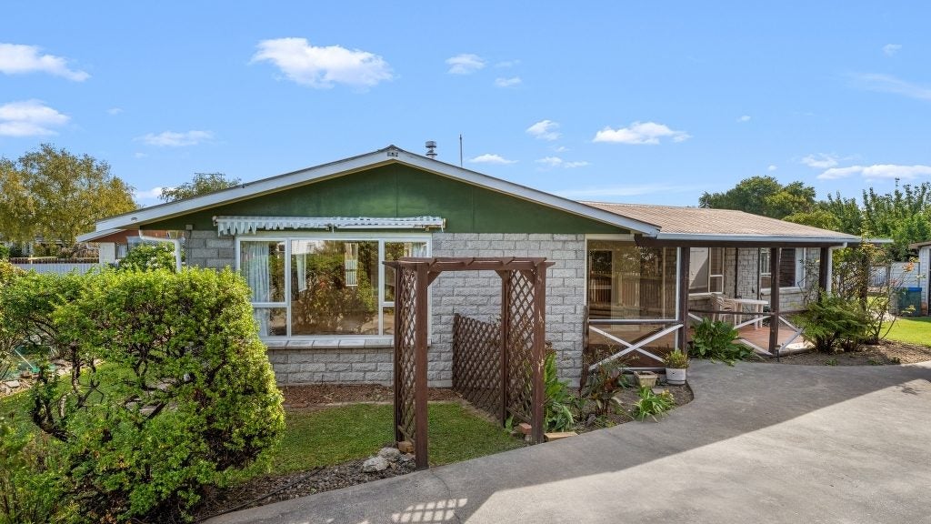 4 Snowden Crescent, Islington, Blenheim - Carousel 1
