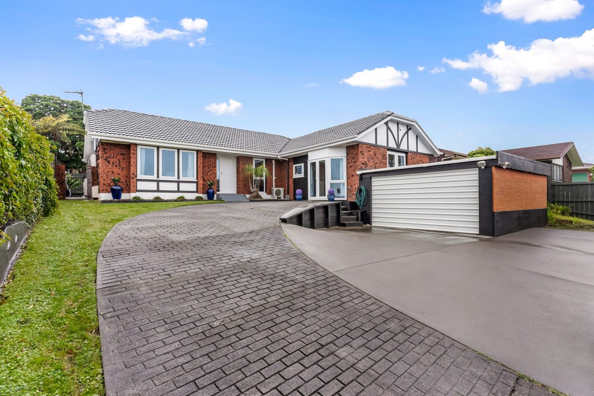 174 Prince Regent Drive, Farm Cove, Auckland - Carousel 1