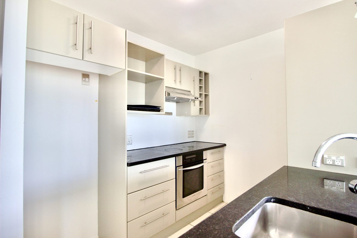 3/76 Coates Avenue, Orakei, Auckland - Carousel 1