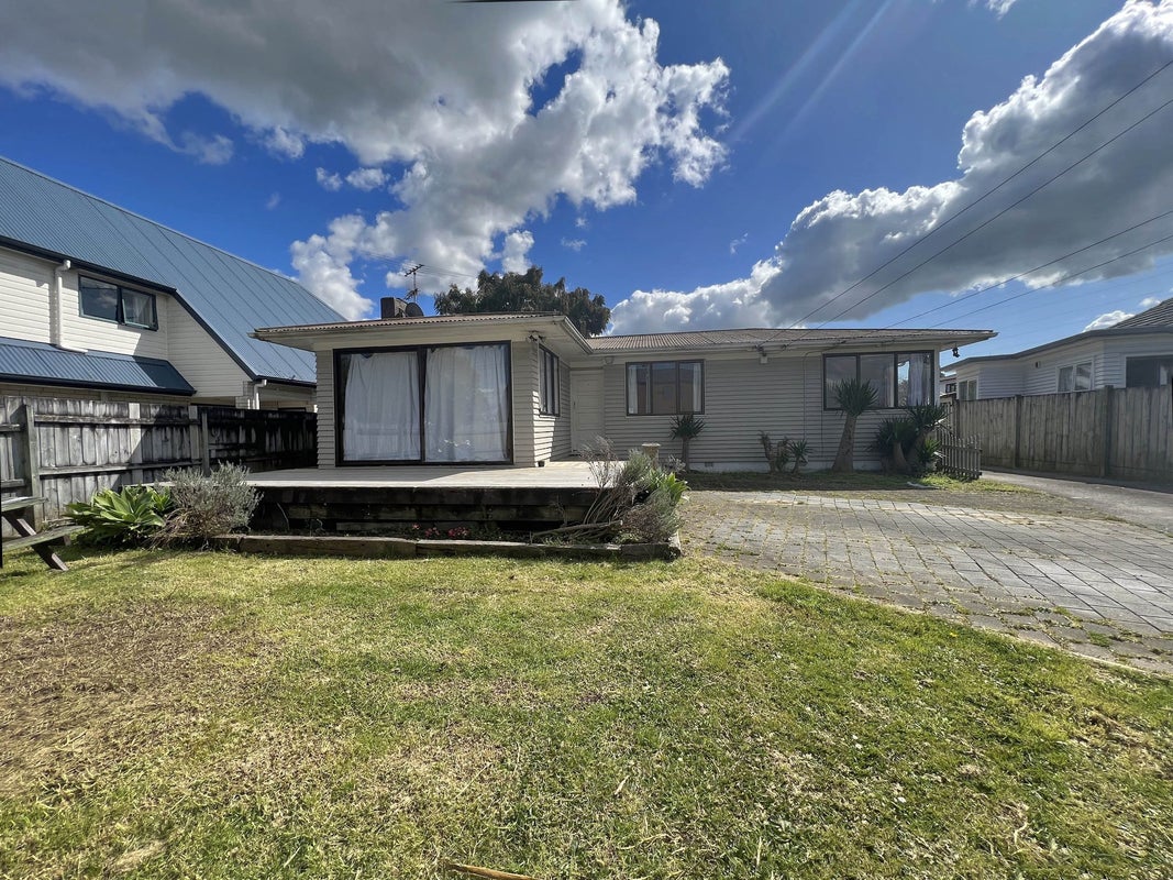 11 Tiraumea Drive, Pakuranga, Auckland - Carousel 2