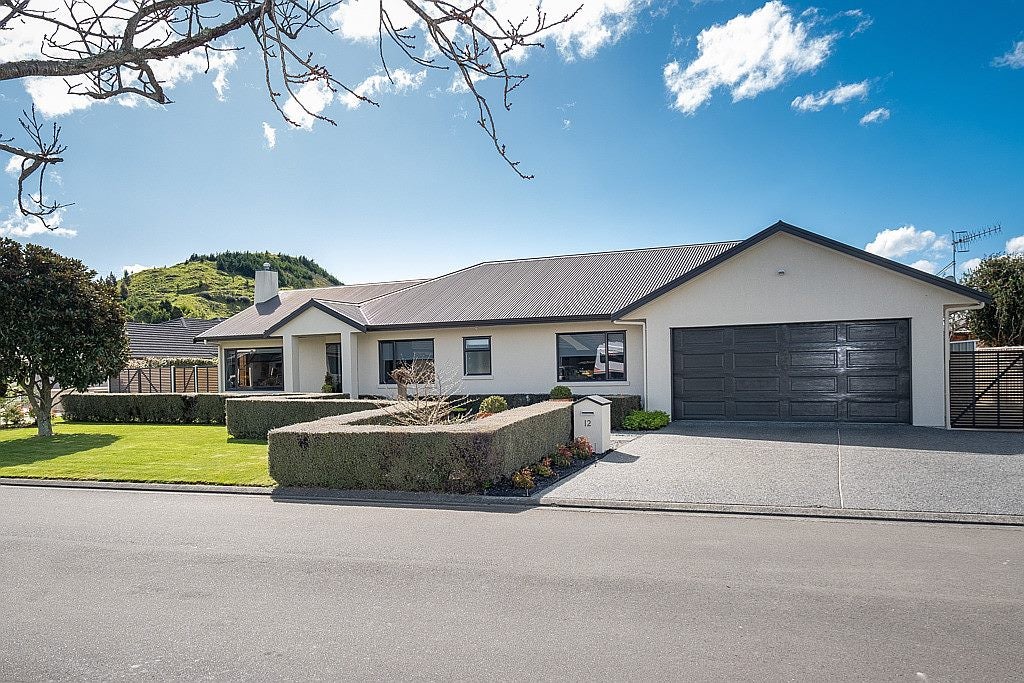 12 Malbec Way, Greenmeadows, Napier - Carousel 1
