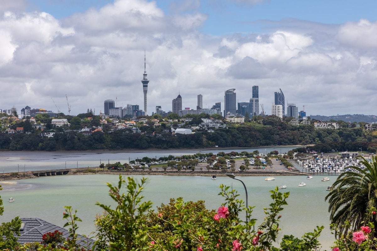 1 Awarua Crescent, Orakei, Auckland - Carousel 2