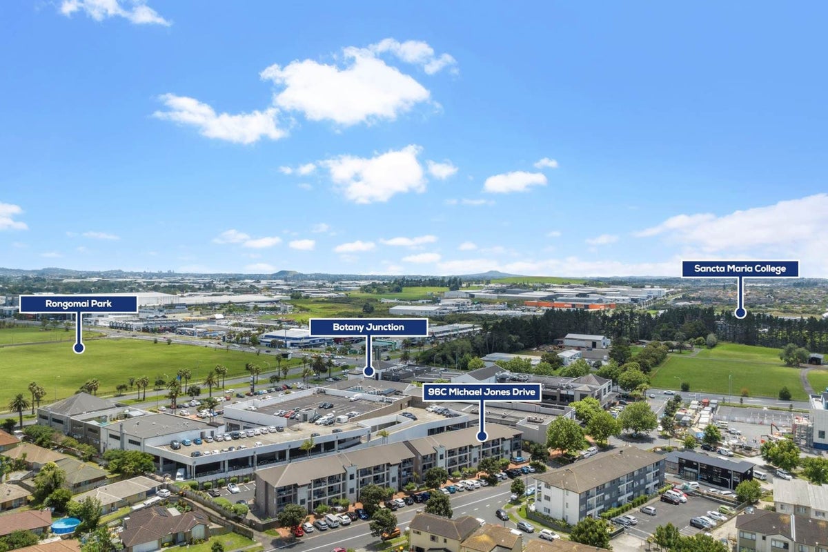 96C Michael Jones Drive, Flat Bush, Auckland - Carousel 2