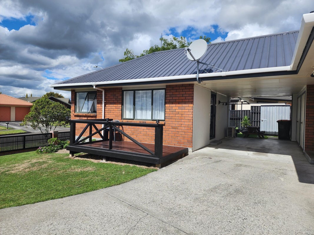 29 Greenwood Place, Fitzherbert, Palmerston North - Carousel 2
