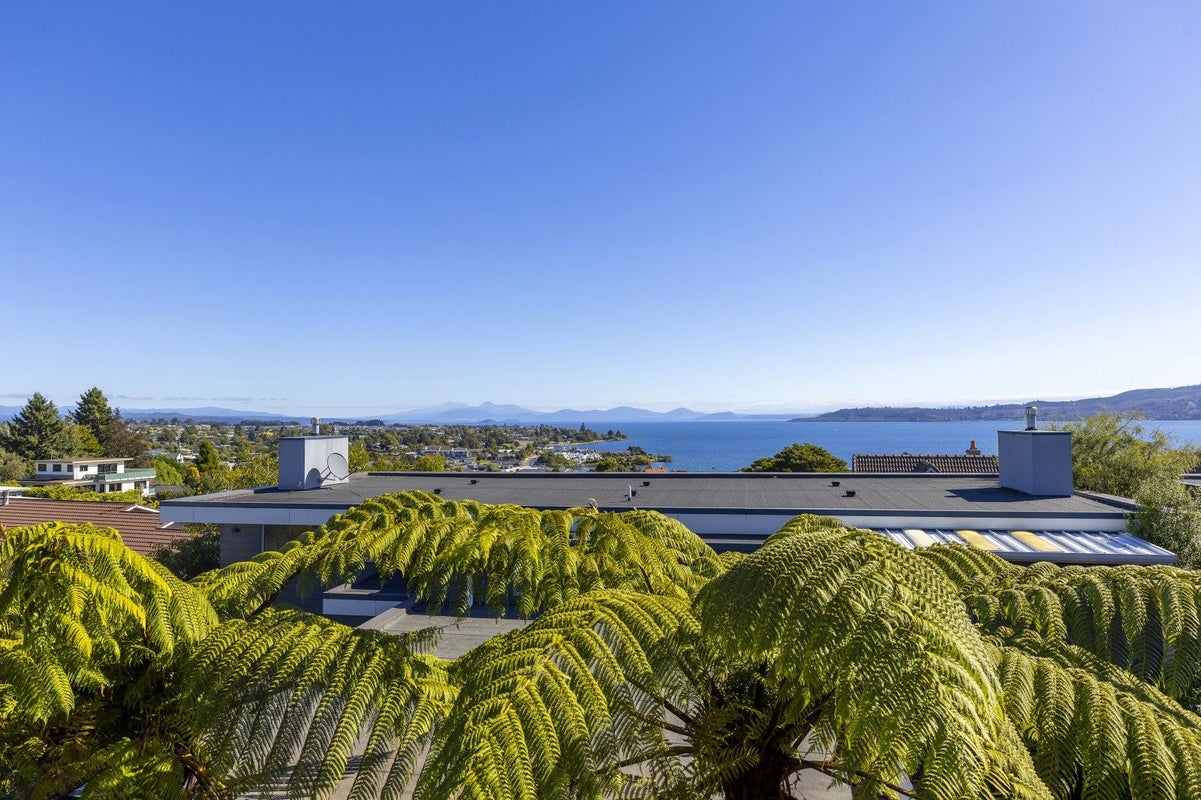 8/70 Harvey Street, Waipahihi, Taupo - Carousel 36