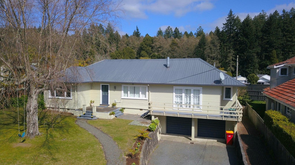 11 Lewis Road, Lynmore, Rotorua - Carousel 1