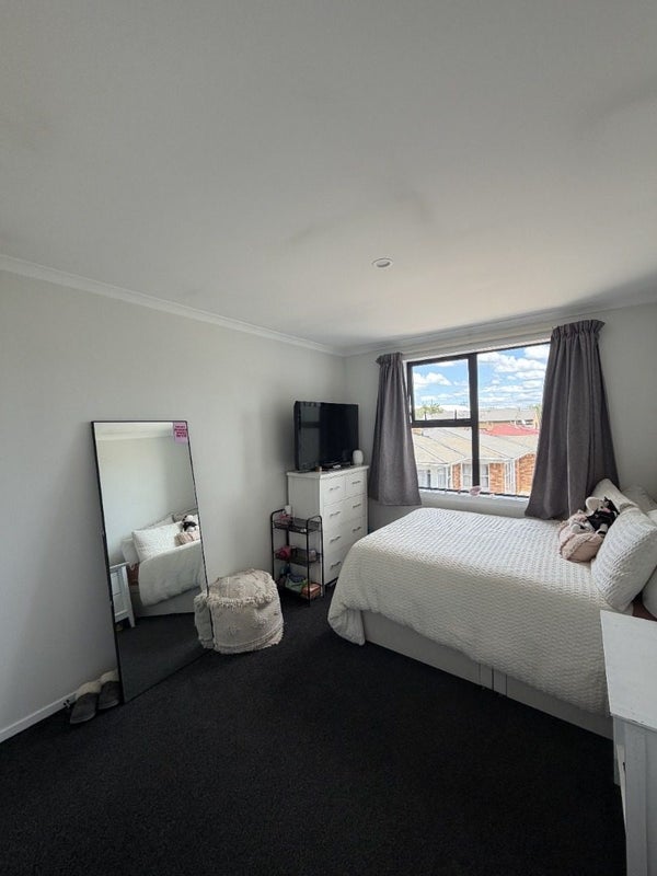 1/12 Beaumont Street, Hamilton East, Hamilton - Carousel 13