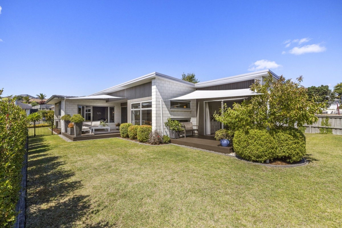 3 St Michaels Avenue, Bethlehem, Tauranga - Carousel 1