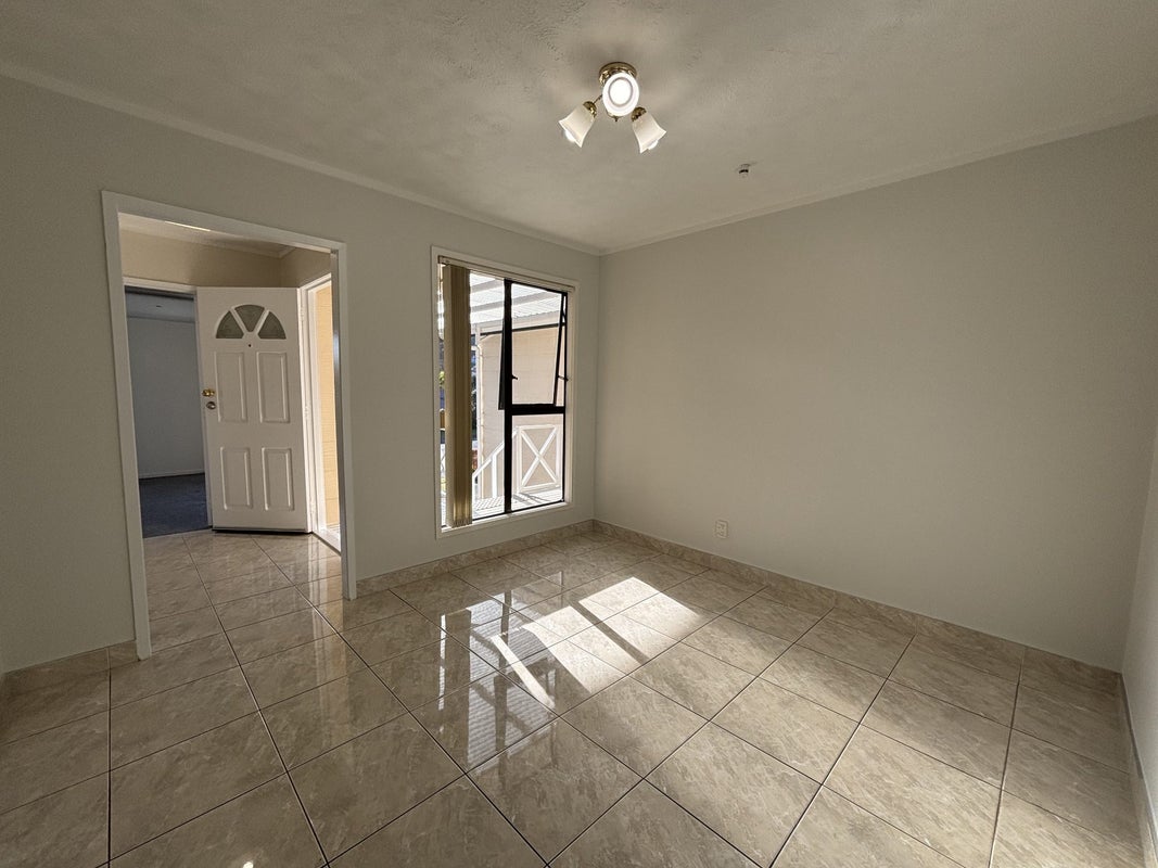 17 Centorian Drive, Windsor Park, Auckland - Carousel 2