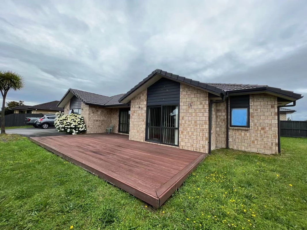 2 Hector Drive, Rototuna North, Hamilton - Carousel 9