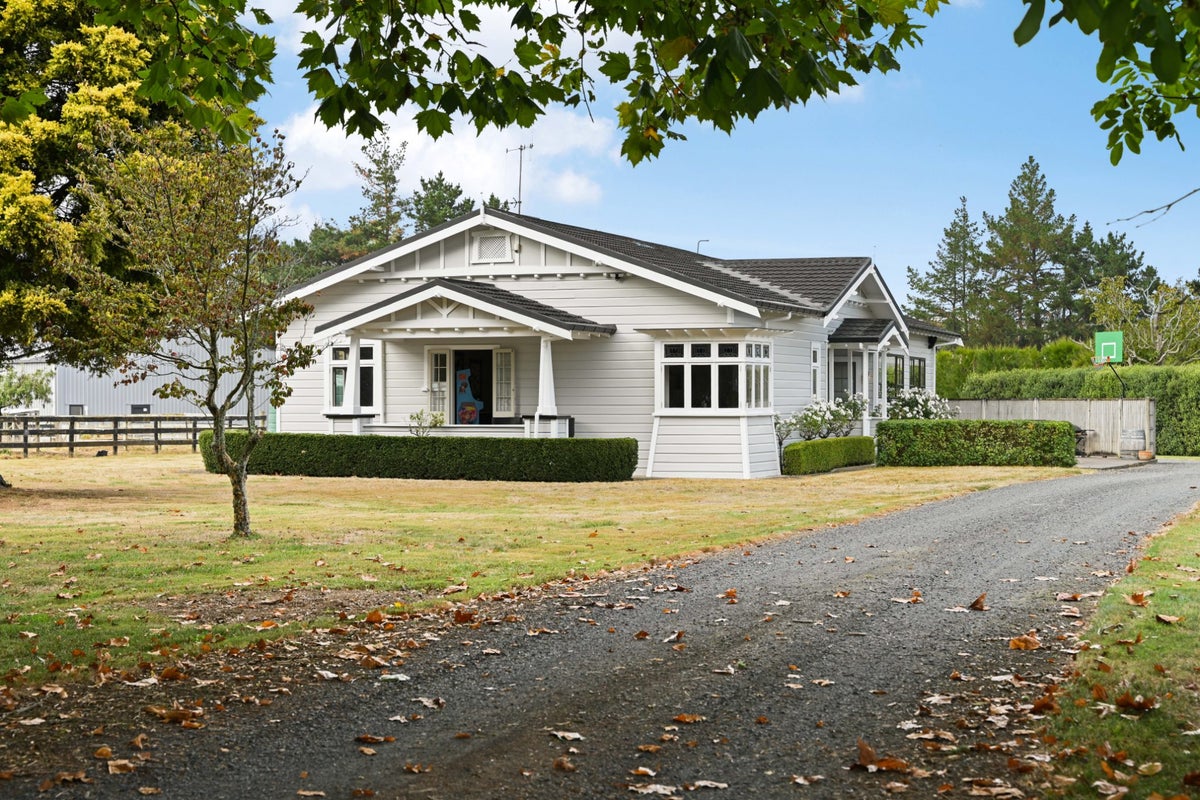652 State Highway 1b, NEWSTEAD, HAMILTON - Carousel 1