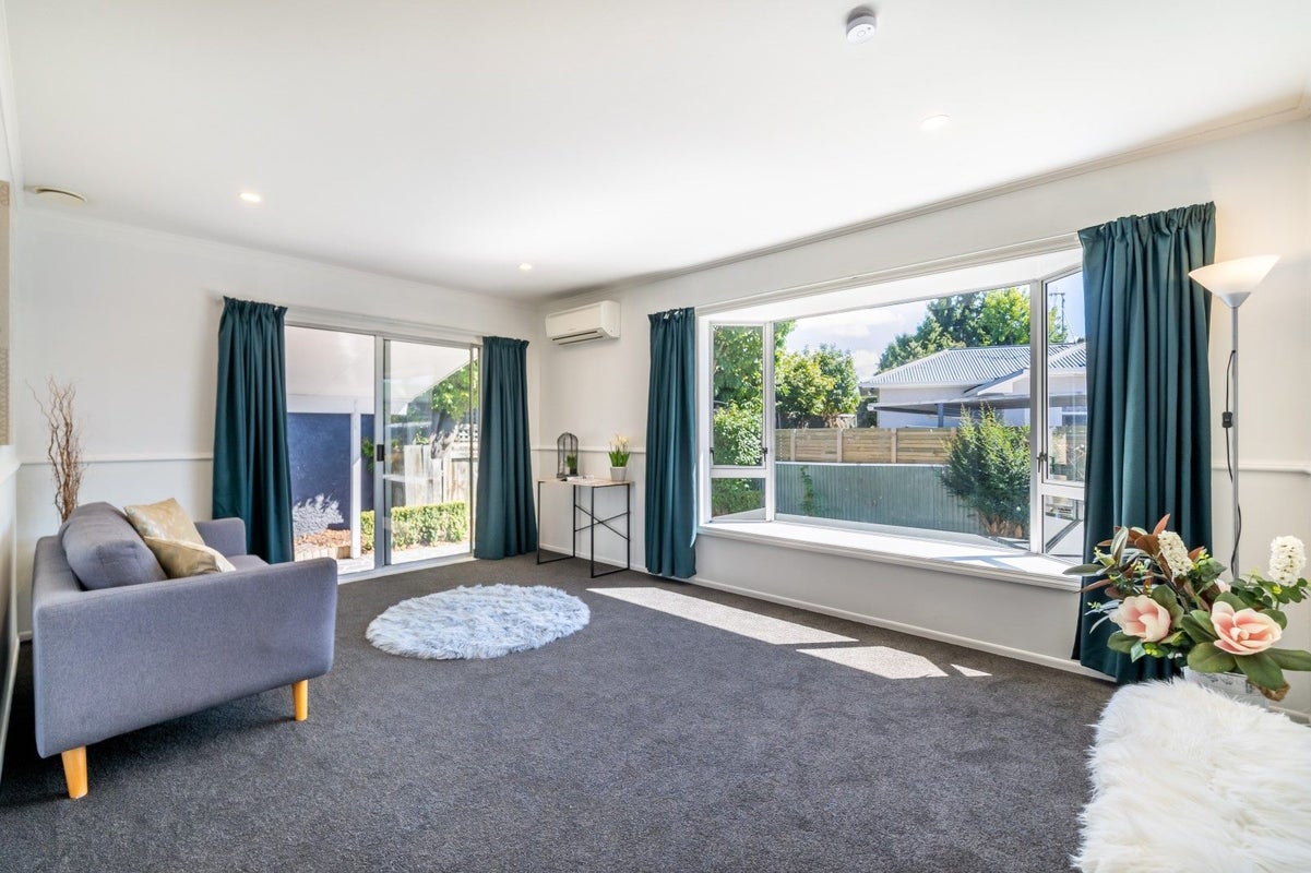 1/698 Fergusson Drive, Elderslea, Upper Hutt - Carousel 2