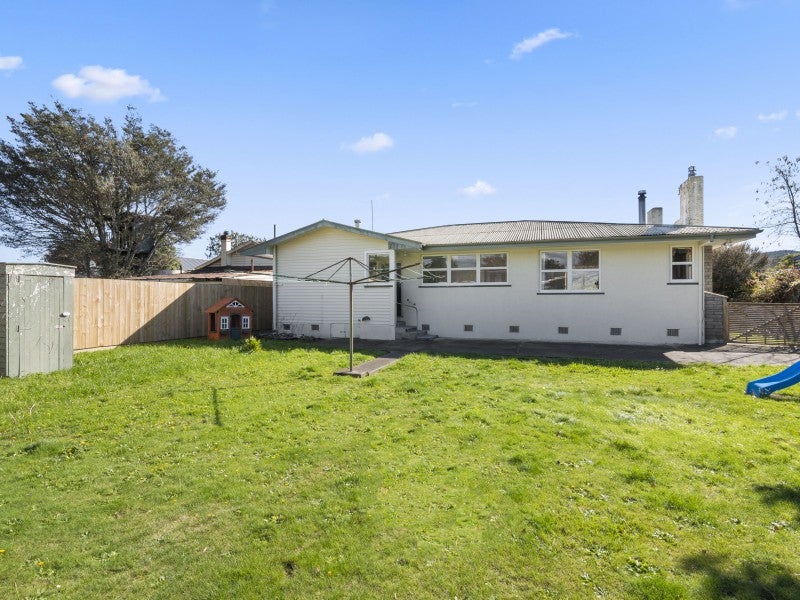 74 Whitby Road, Wakefield - Carousel 22