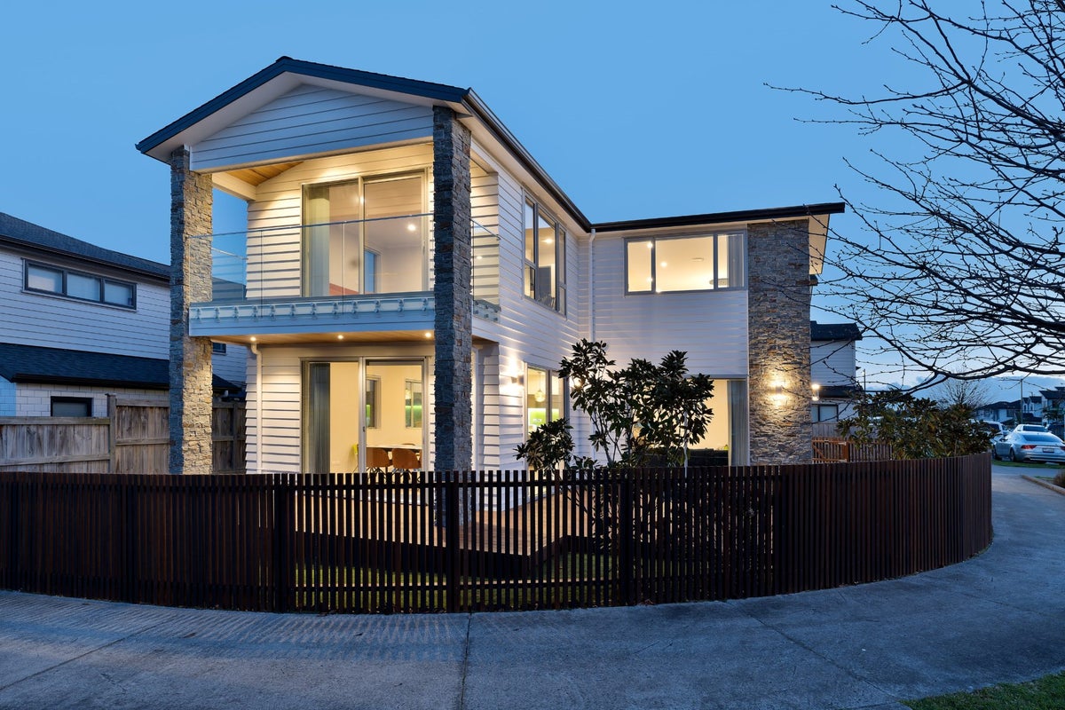 13 Thomas Rielly Avenue, Hobsonville, Auckland - Carousel 2