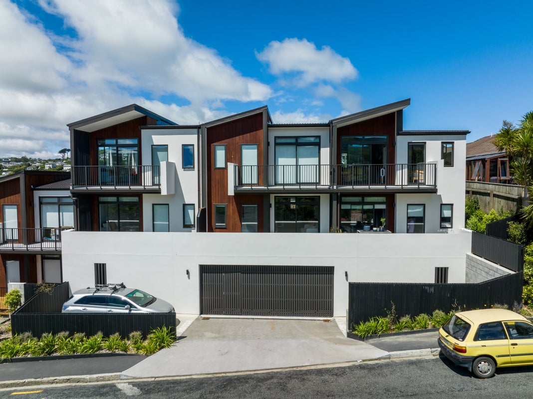 8/2 Hindmarsh Street, Johnsonville, Wellington - Carousel 1