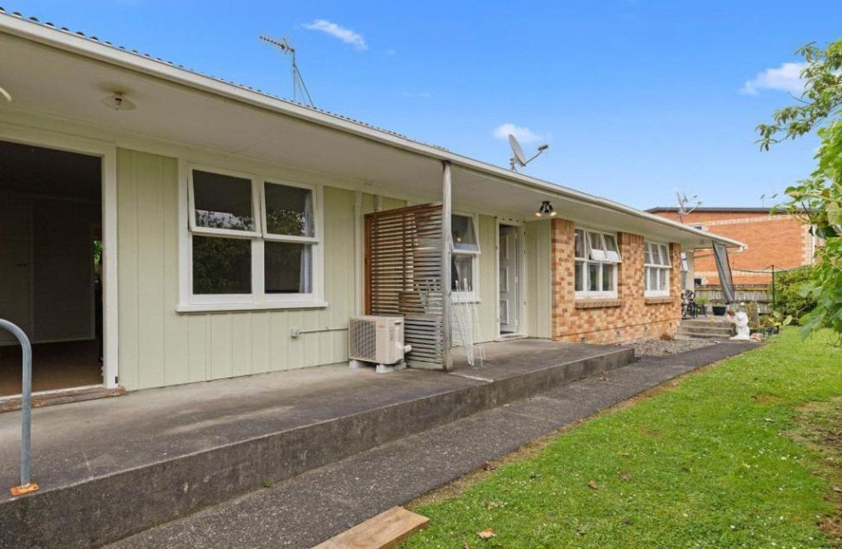 45B Cameron Road, Hamilton East, Hamilton - Carousel 1