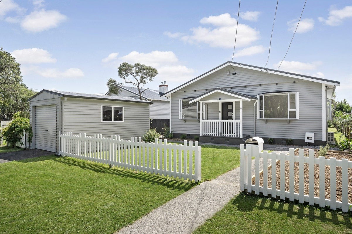 39 Riverside Drive, Waiwhetu, Lower Hutt - Carousel 1