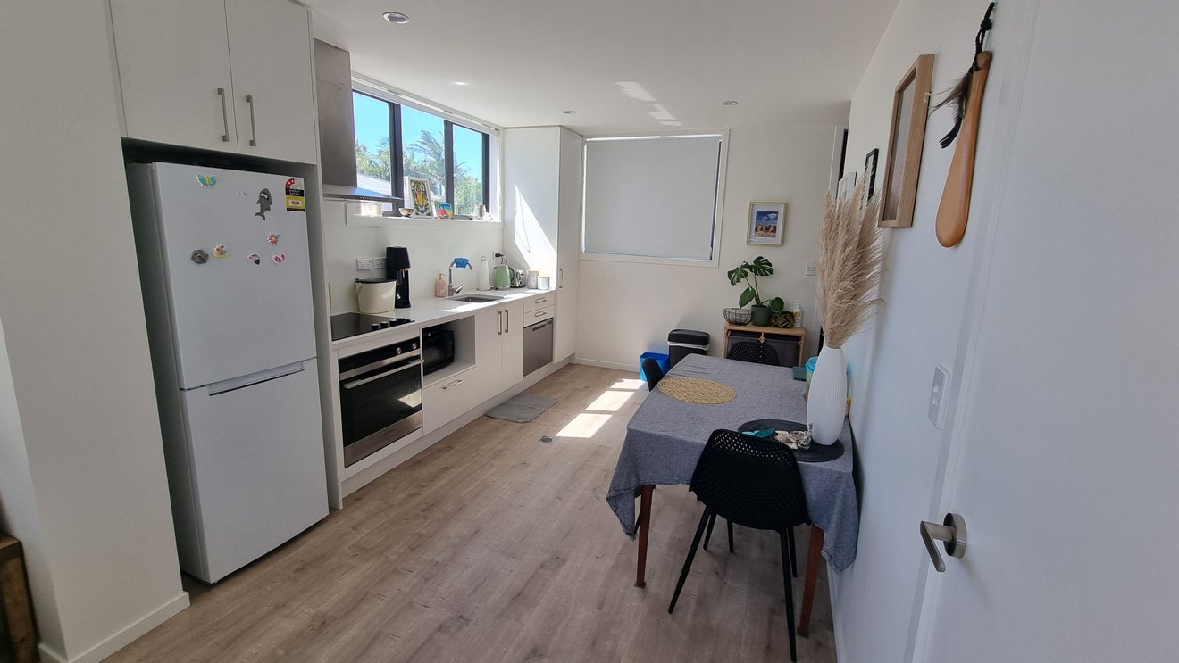 4/12 Tawa Road, Te Atatū Peninsula, Auckland - Carousel 2
