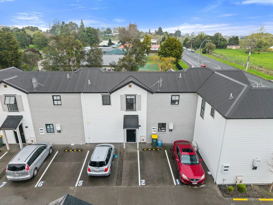 2/135 Silverdale Road, Silverdale, Hamilton - Carousel 1