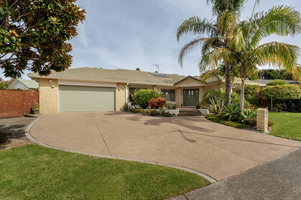 1 Glenrowan Rise, Bethlehem, Tauranga - Carousel 1