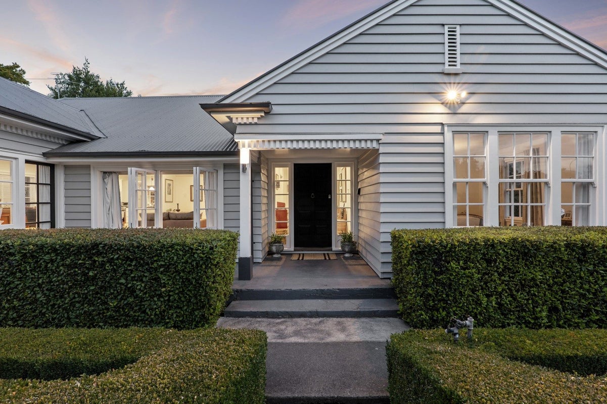 20 Royds Street, Fendalton, Christchurch - Carousel 1