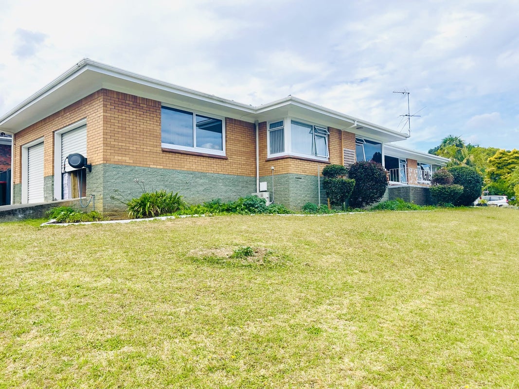 5 Freshney Place, Hillpark, Auckland - Carousel 2