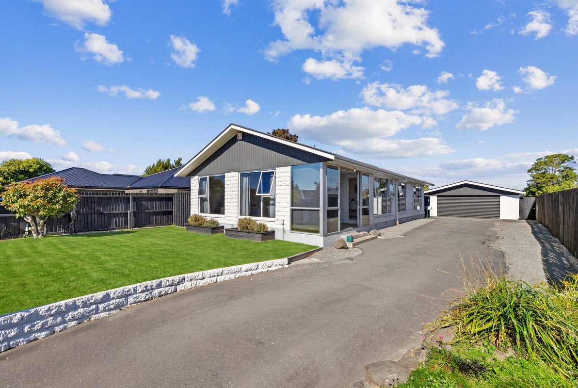 167 Queenspark Drive, Parklands, Christchurch - Carousel 1
