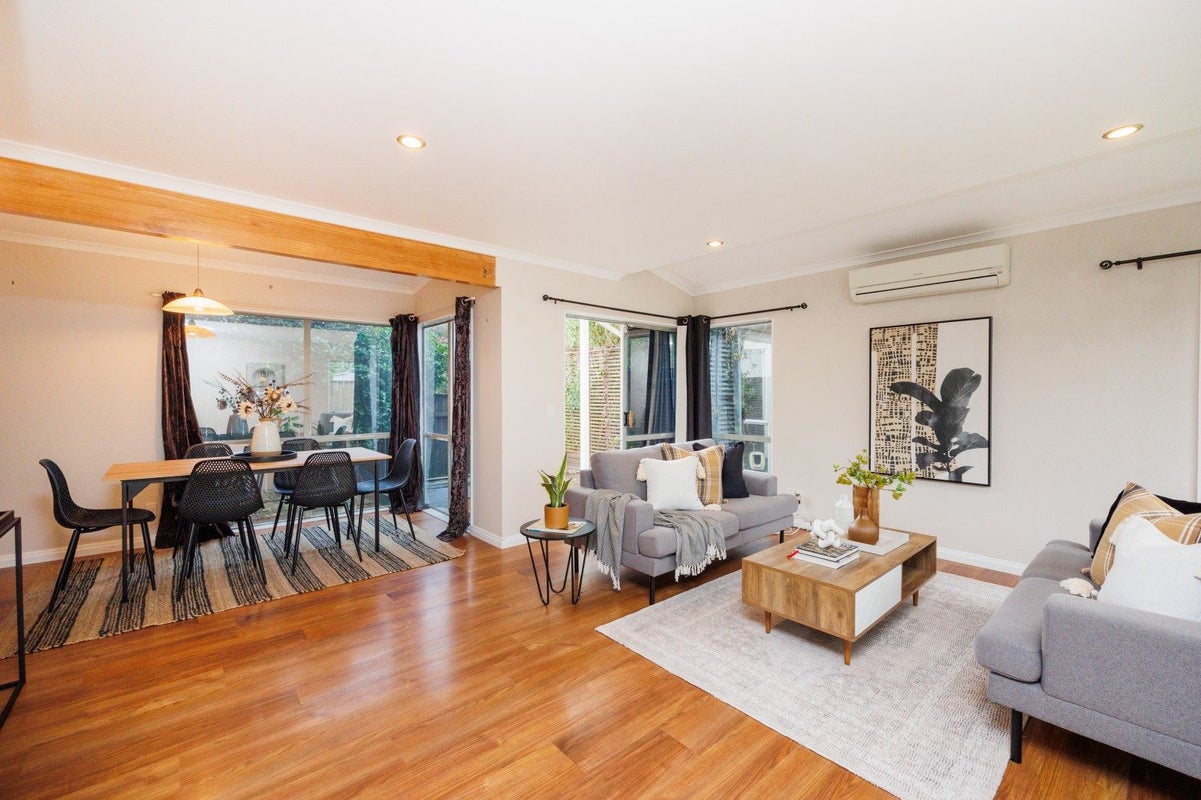 12 Coromandel Court, Roslyn, Palmerston North - Carousel 1