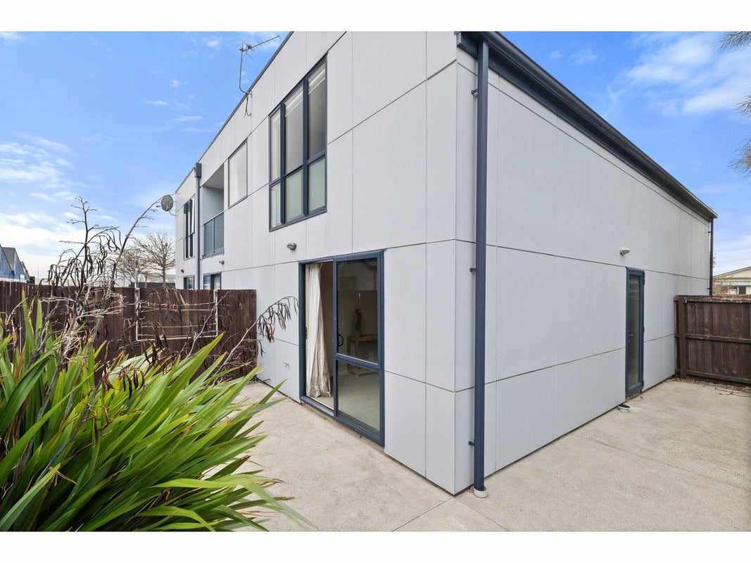 1/75 Thackeray Place, Waltham, Christchurch - Carousel 1