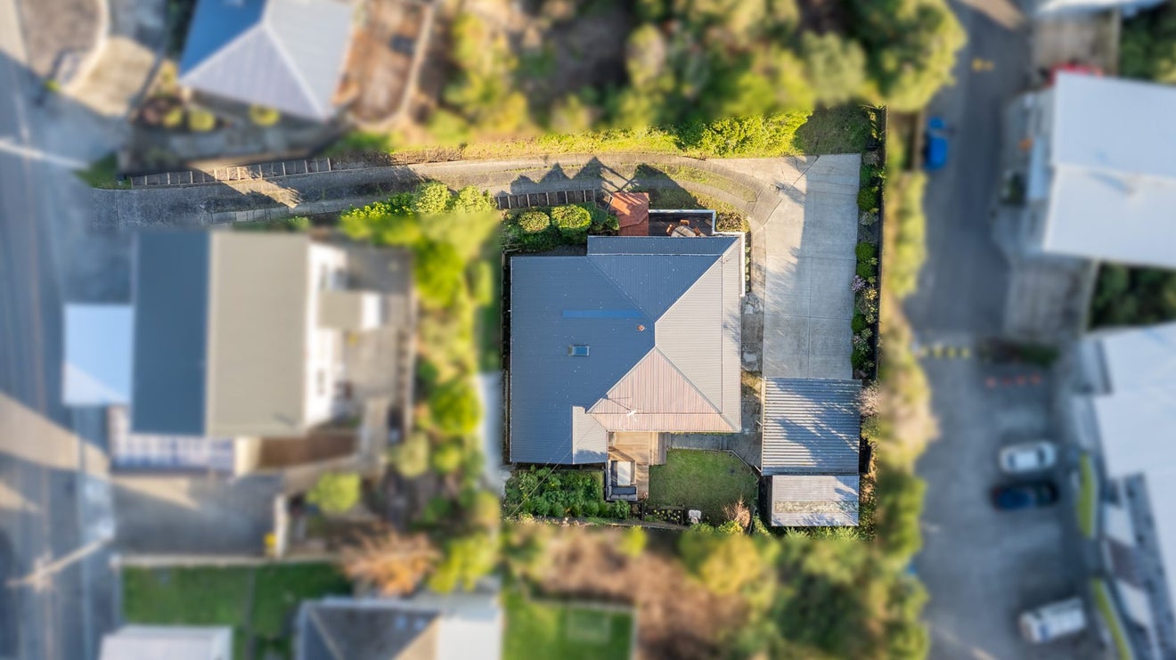 8 Sheridan Terrace, Johnsonville, Wellington - Carousel 22