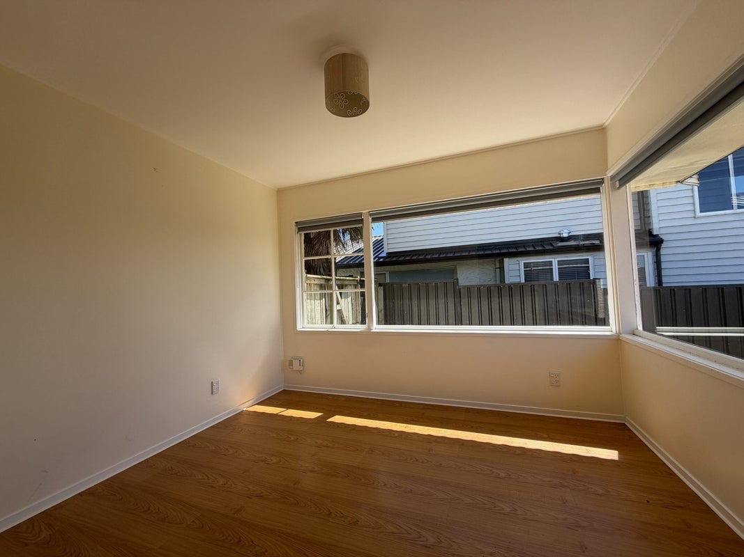 5 Serrita Avenue, Sunnyhills, Auckland - Carousel 2