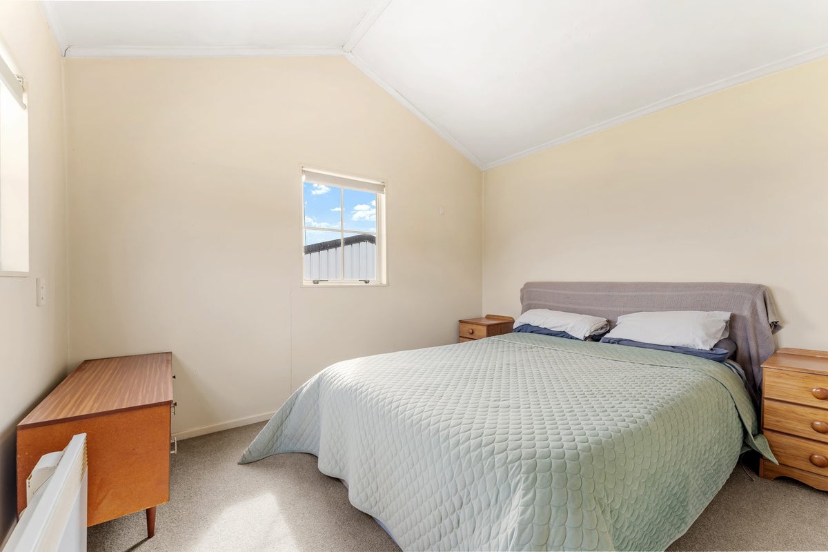 40 Ross Road, Topuni - Carousel 36