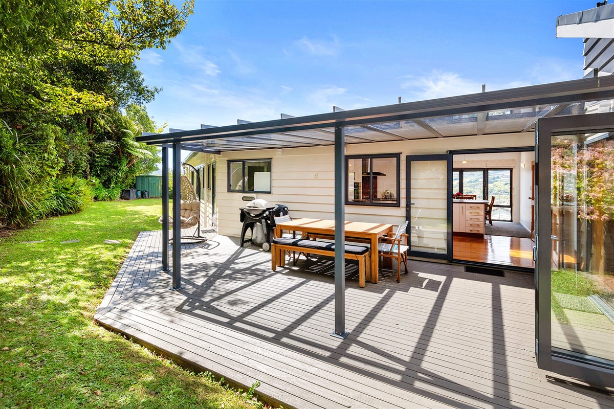 63 Sunrise Boulevard, Tawa, Wellington - Carousel 2