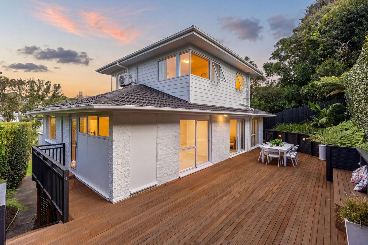 19 Sandown Road, Rothesay Bay, Auckland - Carousel 2