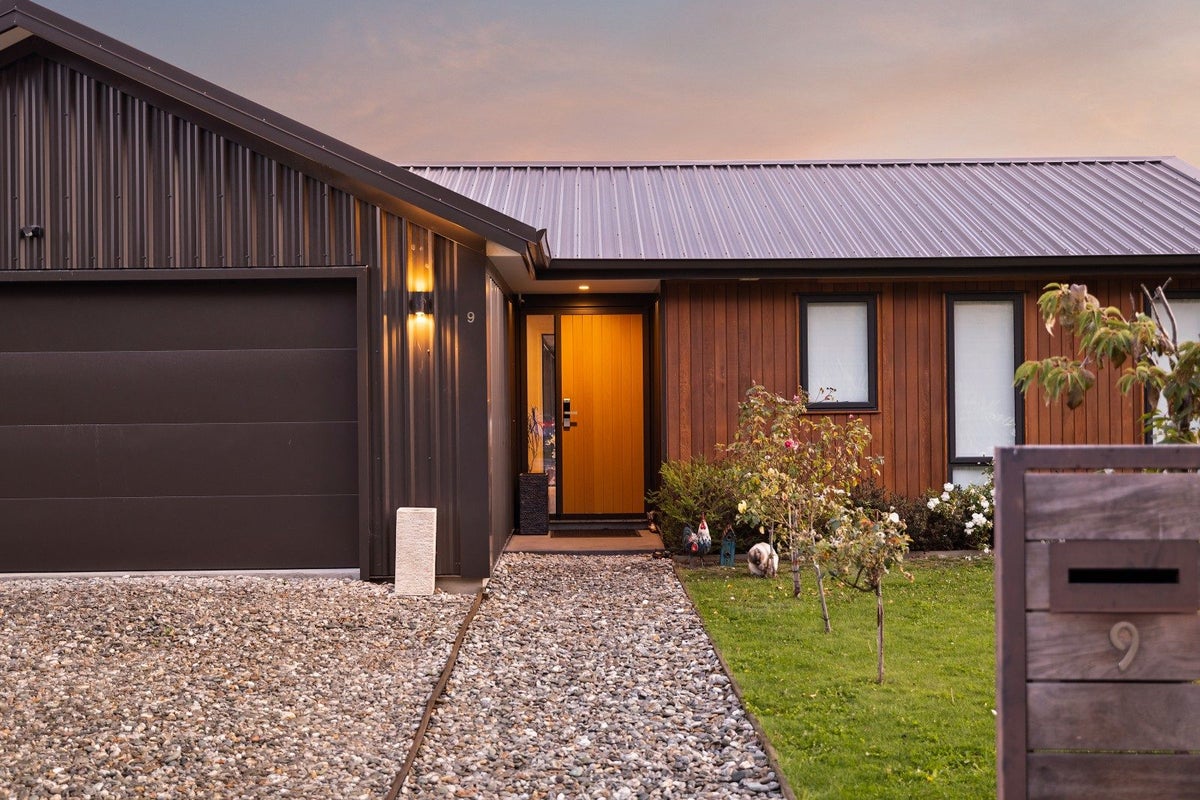 9 Hicks Road, Lower Shotover, Queenstown - Carousel 2