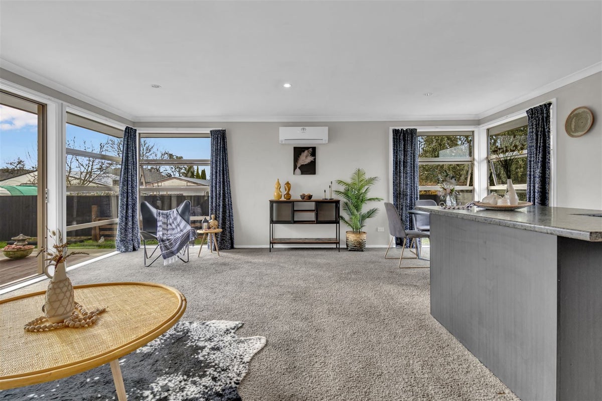 10A Gregory Avenue, Islington, Christchurch - Carousel 15