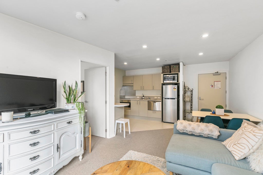 301/9 Gilmer Terrace, Wellington Central, Wellington - Carousel 1