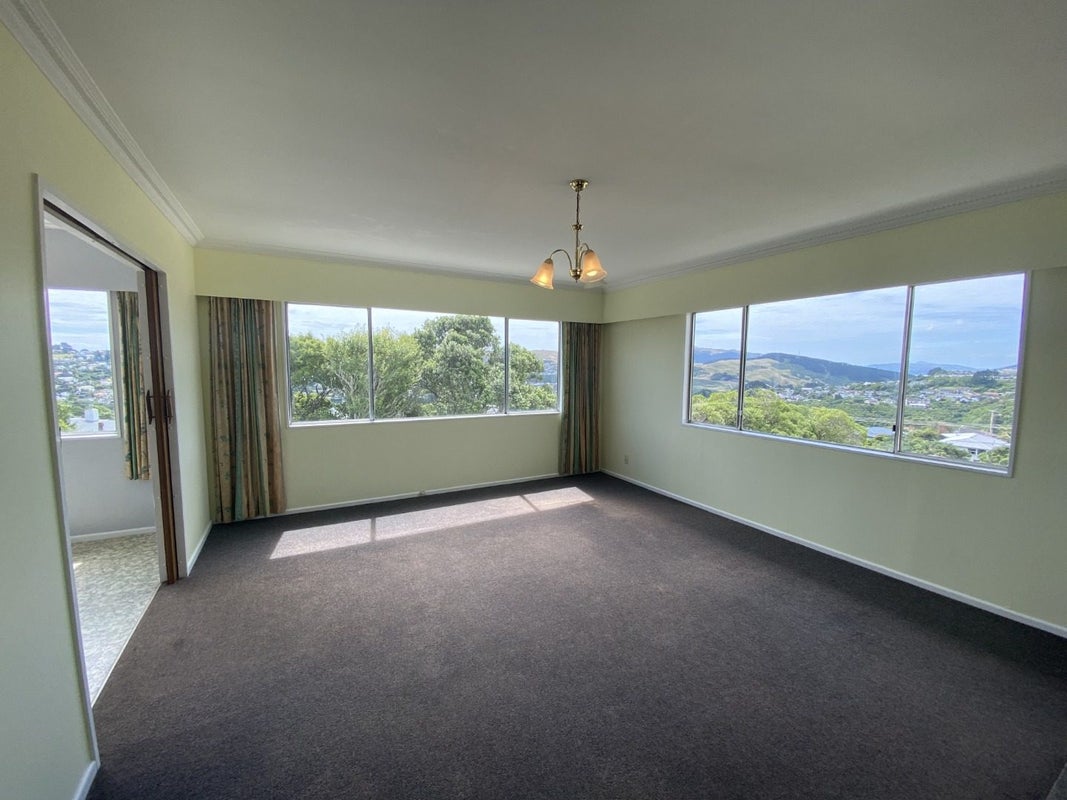 37 Carluke Street, Paparangi, Wellington - Carousel 2