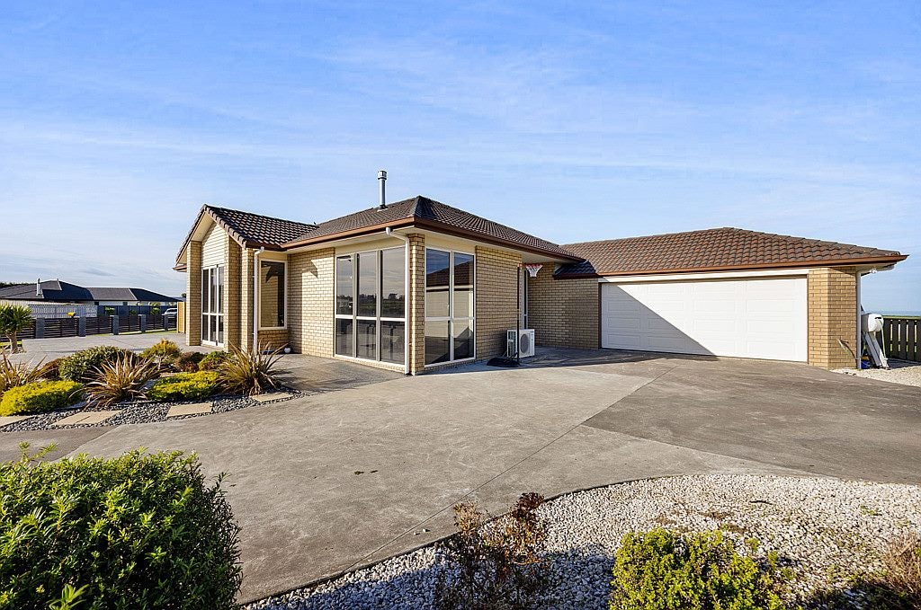 12 Denby Heights, Hawera - Carousel 1