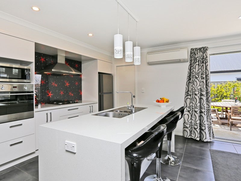 10 Taieri Place, Poraiti, Napier - Carousel 2
