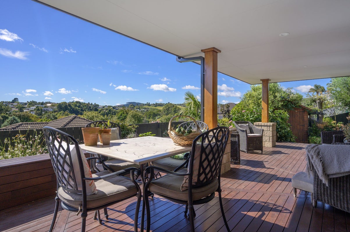 14 Waipuna Grove, Welcome Bay, Tauranga - Carousel 1