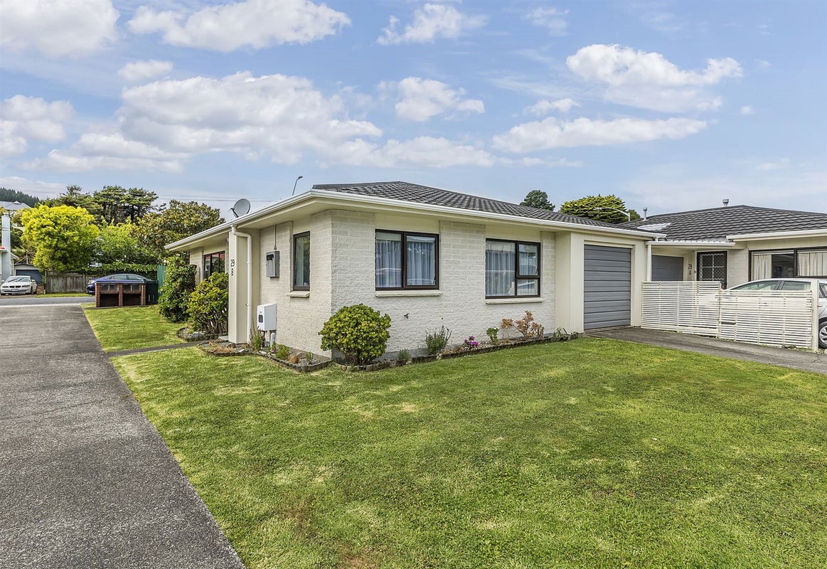 29B Hinau Street, Tawa, Wellington - Carousel 1