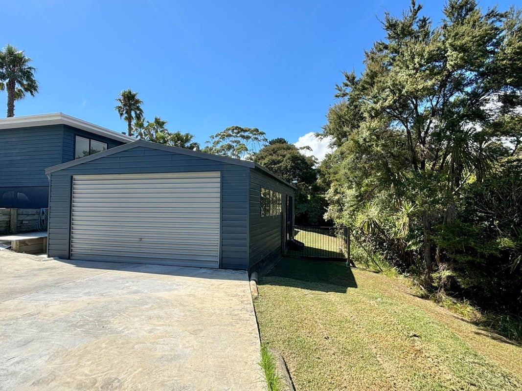 209 Whangaparaoa Road, Red Beach, Whangaparaoa - Carousel 15