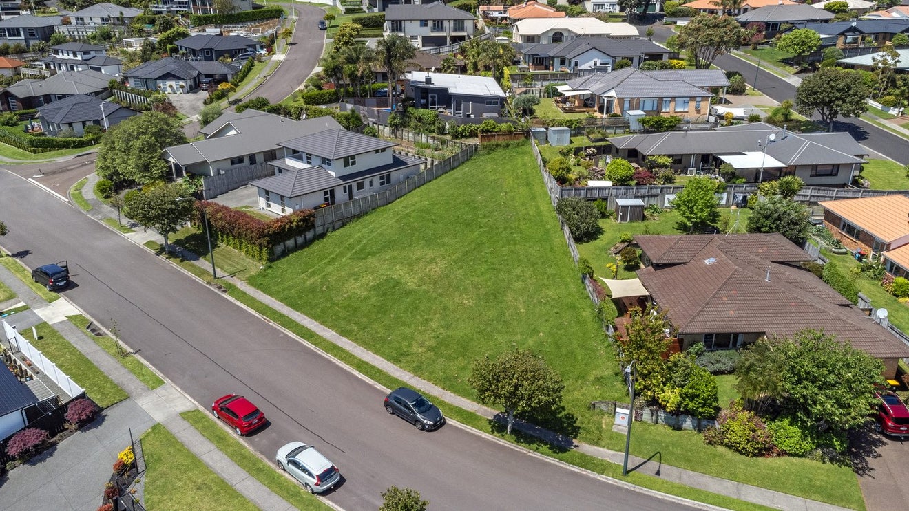 80 Castlewold Drive, Bethlehem, Tauranga - Carousel 2