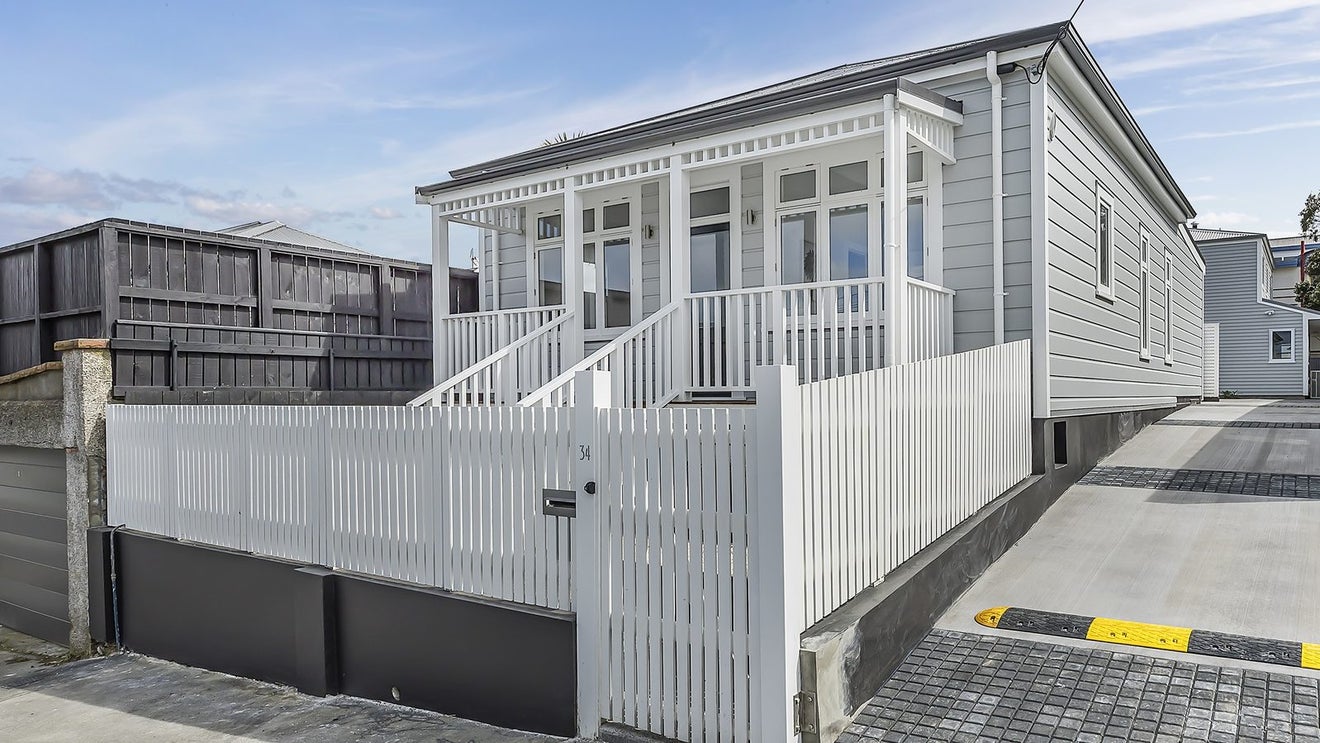 34 Te Wharepouri Street, Berhampore, Wellington - Carousel 1