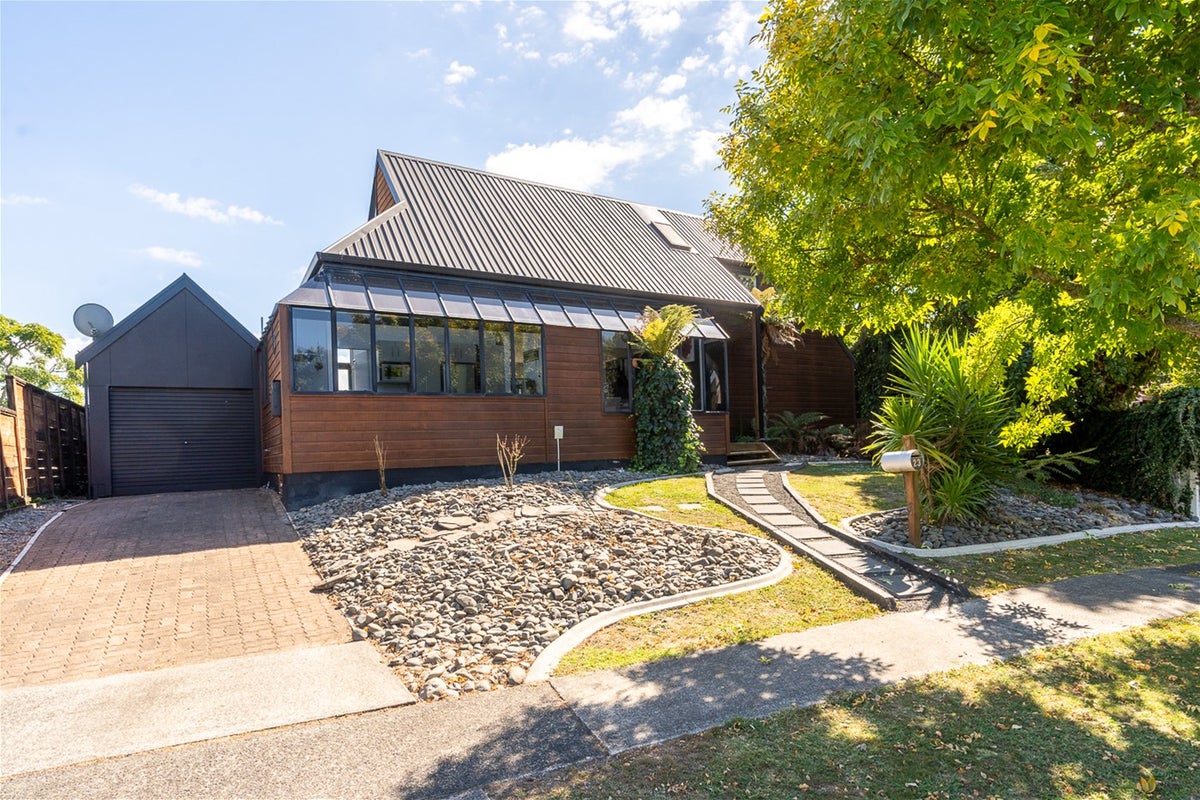 23 Woodland Drive, Flagstaff, Hamilton - Carousel 1