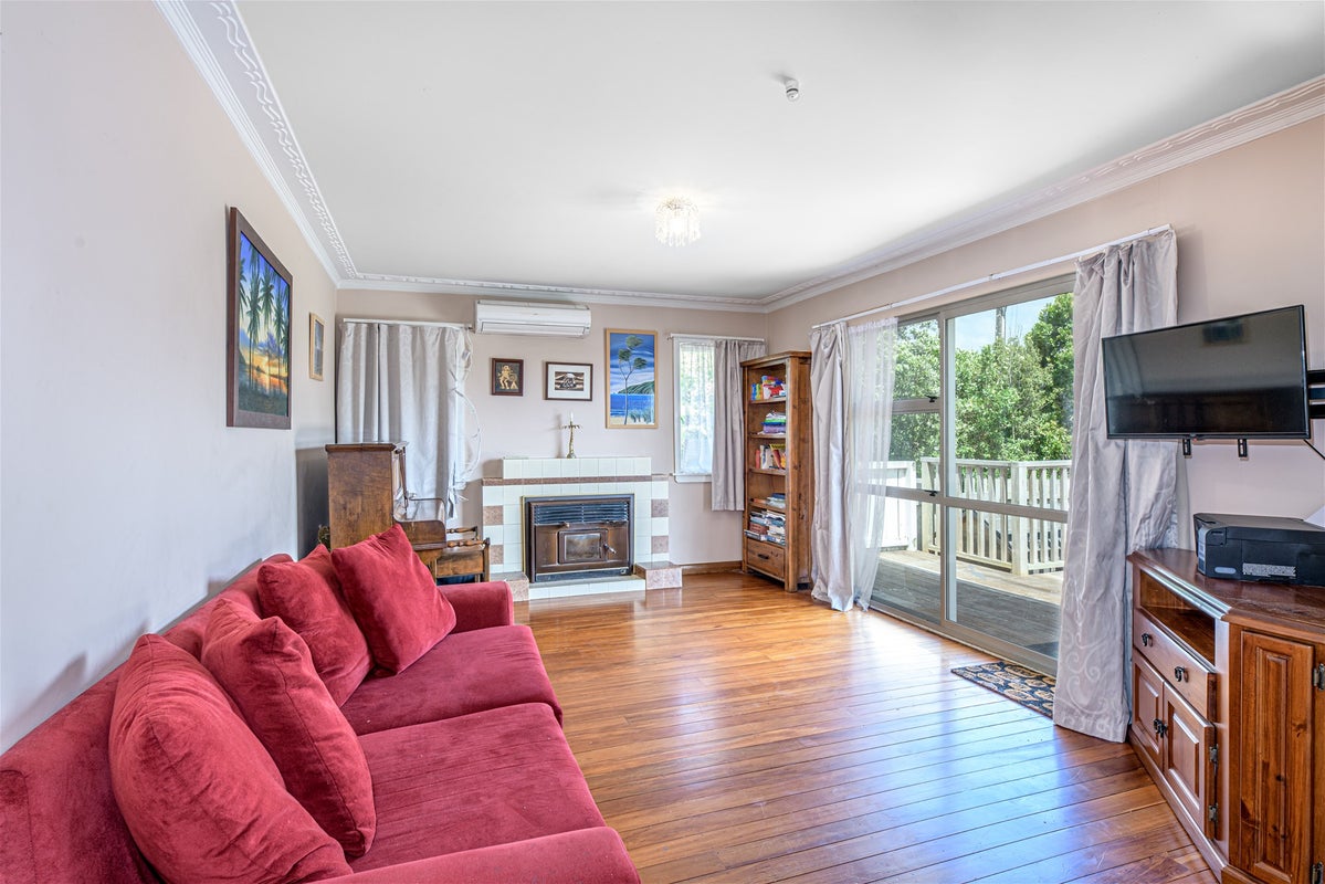 62 Seymour Road, Sunnyvale, Auckland - Carousel 2