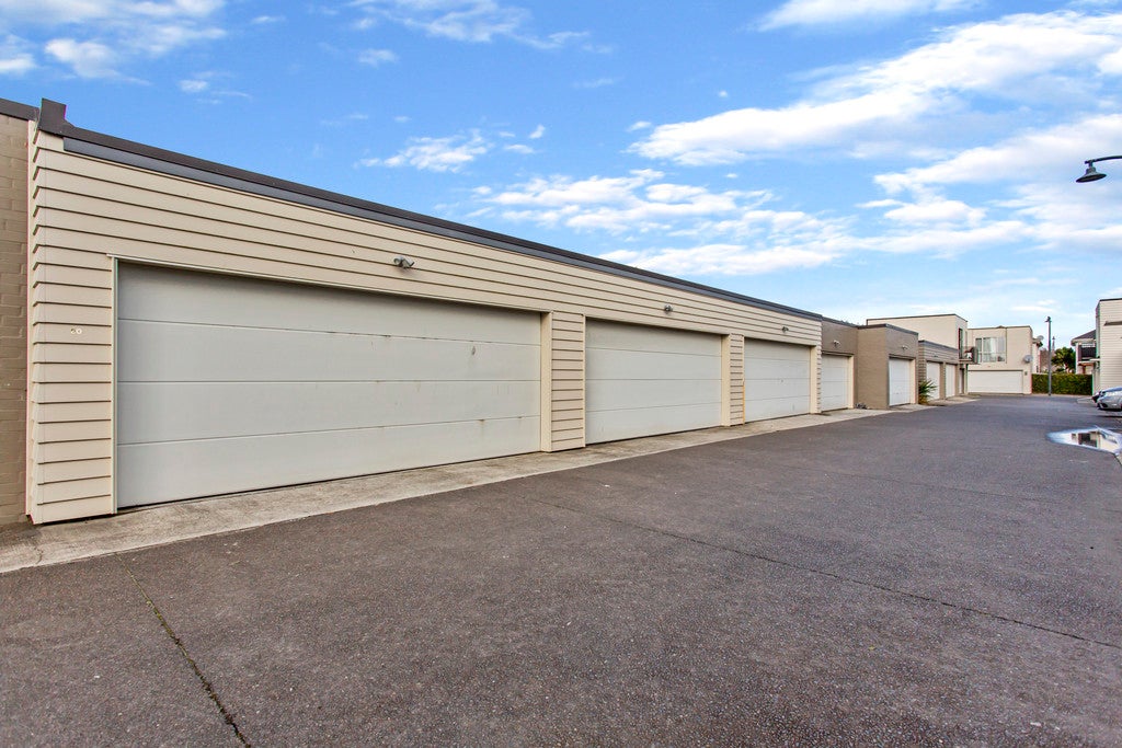 20 Hakawai Avenue, Takanini, Auckland - Carousel 13