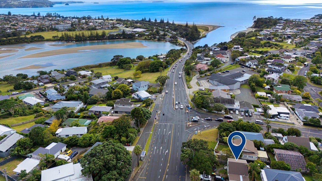 2/223 Hibiscus Coast Highway, Red Beach, Whangaparaoa - Carousel 1