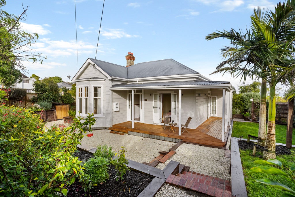 114 Birkdale Road, Birkdale, Auckland - Carousel 1